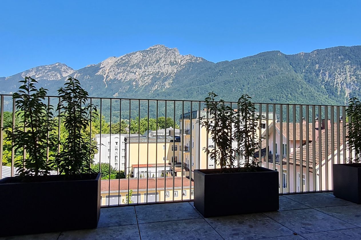 Dachterrasse mit Bergblick